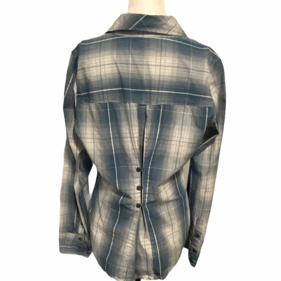GUESS Plaid Button Down Shirt V-Neck Size XL - Picture 4 of 6